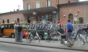 Loading the bikes at the Nyon Station